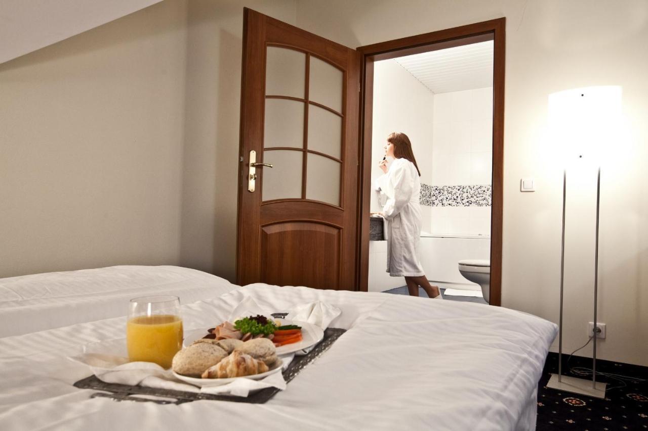 Parkhotel Lyson Inwałd Chambre photo